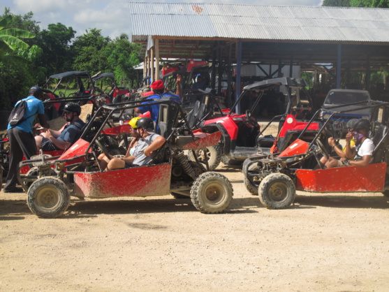 Départ de l’excursion en dune-buggy.