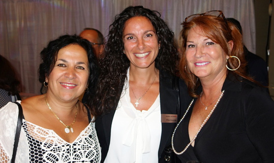 Rare apparition de Pîna Guercio (au centre) directrice du développement organisationnel chez VAC. Rare apparition de Pîna Guercio (au centre) directrice du développement organisationnel chez VAC.