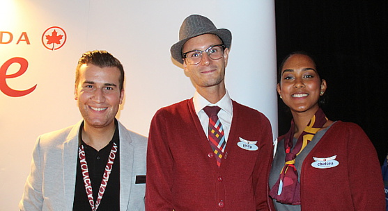 Les sourires d'Air Canada Rouge