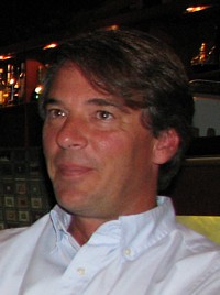 Yves Lalumière, vice président réseau de Transat Distribution Canada Yves Lalumière, vice président réseau de Transat Distribution Canada