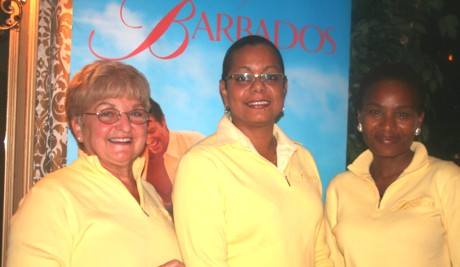 Jill Elmslie, Chef de secteur ; Cheryl Carter, directrice développement des affaires senior (à Toronto), et Harriette Smith, Directrice, développement des affaires - pour le Barbados Tourism Authority.