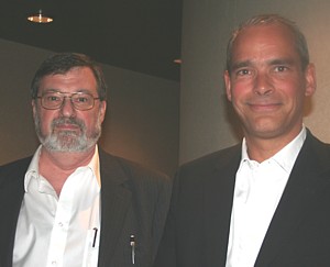 Me Jean-Louis Renaud, avocat à l'Office de protection du consommateur et Me Daniel Guay, avocat. Me Jean-Louis Renaud, avocat à l'Office de protection du consommateur et Me Daniel Guay, avocat.