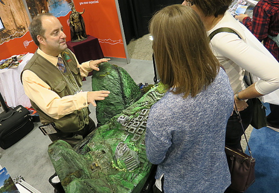 Une maquette du Macchu Pichu au kiosque du Pérou Une maquette du Macchu Pichu au kiosque du Pérou