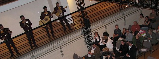 Canandes: l'Amérique Latine sur un plateau d'argent  Canandes: l'Amérique Latine sur un plateau d'argent