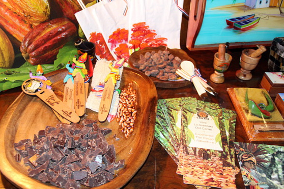 La soirée visait à mettre en vedette la culture et l'artisanat dominicains, entre autres.