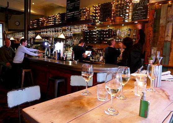 Un pub plus qu’agréable, le Stravaigan. Un pub plus qu’agréable, le Stravaigan.