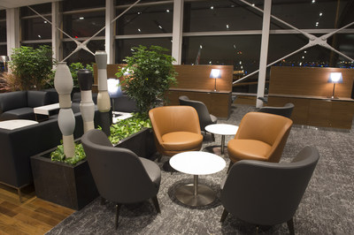 Air Canada inaugure à l'aéroport Montréal-Trudeau un nouveau salon Feuille d'érable pour les vols internationaux, qui met en vedette le design et le savoir-faire canadiens et québécois (Groupe CNW/Air Canada). Air Canada inaugure à l'aéroport Montréal-Trudeau un nouveau salon Feuille d'érable pour les vols internationaux, qui met en vedette le design et le savoir-faire canadiens et québécois (Groupe CNW/Air Canada).