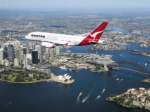 Qantas lance ses premiers vols commerciaux avec l'A380 Qantas lance ses premiers vols commerciaux avec l'A380