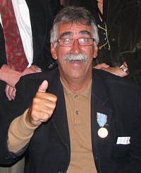 Michel Levac directeur de comptes chez Air France et récipiendaire de la médaille d'or du tourisme Michel Levac directeur de comptes chez Air France et récipiendaire de la médaille d'or du tourisme
