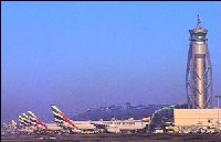 Dubaï: ouverture d'un deuxième aéroport pouvant accueillir 120 millions de pax par année. Dubaï: ouverture d'un deuxième aéroport pouvant accueillir 120 millions de pax par année.