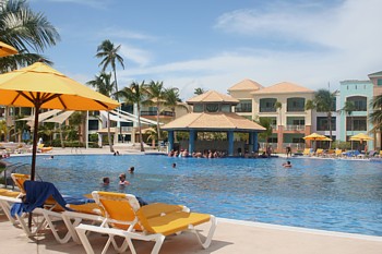 Le Ocean Blue à Punta Cana, un hôtel de la chaîne espagnole H mais qui appartient aussi, en partie, au groupe Transat.