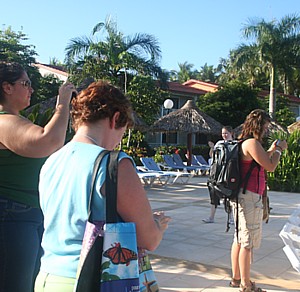 Les agents de voyage ont visité une douzaine d'hôtels à La Romana et à Punta Cana. Ici, quelques-uns captés en plein travail... au Gran Bahia Principe La Romana