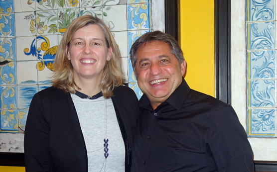 Marie-Josée Carrière, directrice marketing et Sam Char, directeur exécutif du Groupe de Voyages Sunwing. Marie-Josée Carrière, directrice marketing et Sam Char, directeur exécutif du Groupe de Voyages Sunwing.