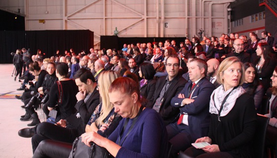 Air Canada présente sa nouvelle livrée à Montréal Air Canada présente sa nouvelle livrée à Montréal