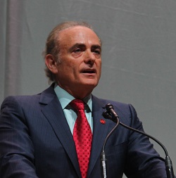 Air Canada présente sa nouvelle livrée à Montréal Air Canada présente sa nouvelle livrée à Montréal