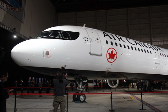 Air Canada présente sa nouvelle livrée à Montréal Air Canada présente sa nouvelle livrée à Montréal