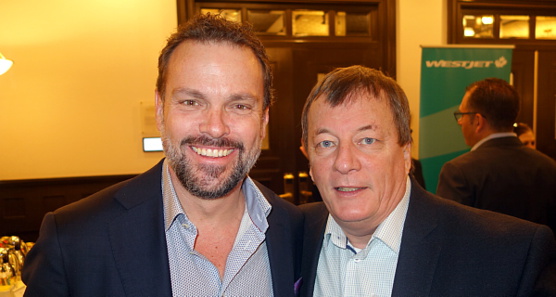 Richard Bartrem vice-président marketing et communications et Louis Gosselin, directeur des ventes marchés internationaux de Westjet Richard Bartrem vice-président marketing et communications et Louis Gosselin, directeur des ventes marchés internationaux de Westjet