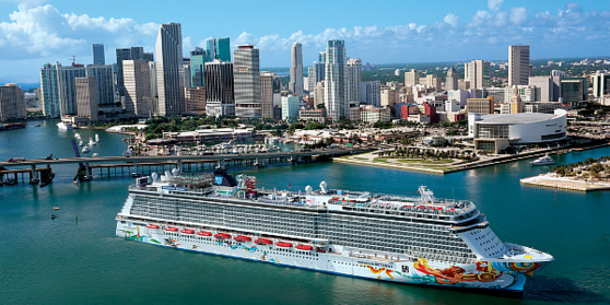 Le port de Miami est le plus grand port de croisières au monde. Il accueille chaque année plus de 4 millions de croisiéristes