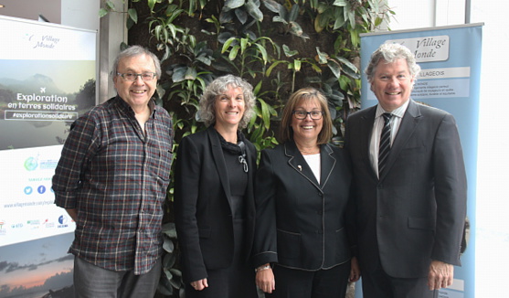 Robert Perreault (président CECI et directeur de la Maison du développement durable), Isabelle Vitté (Fondatrice Village Monde), Micheline Villeneuve (Chef de la fondation Air Canada) et Michel Robitaille (dirigeant des Offices regroupés sous la bannière LOJIQ)