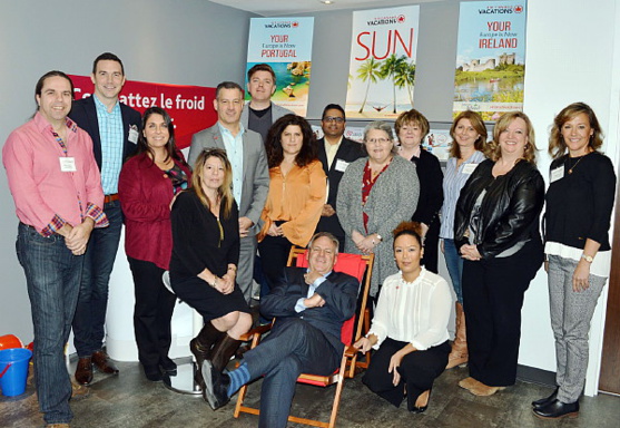 Rangée supérieure (de gauche à droite ) : Patrick Giguère, Voyages Constellation; Tim Morgan, TPI; Monique Lalonde, directrice générale des ventes, comptes nationaux, VAC; George Platanitis, vice-président des ventes et partenariats, VAC;  Jason Mills, Escapes.ca; Sophie Kazaz, directrice des voyages de groupes et partenariats, VAC; Vikas Malhotra, itravel2000; Barba McLean, Maritime Travel; Margaret Barrie, Uniglobe Adventure House Travel; Annie Desjardins, Voyages Synergia Inc.; Karen Salviato, Carlson Wagonlit Travel et Shelley Parry, TierOne Travel Rangée inférieure (de gauche à droite) : Caterina Gurreri, directrice des groupes commerciaux, VAC; Guy Marchand, directeur général des ventes pour le Québec et le Canada atlantique, VAC et Marigold Frontuna, directrice générale des ventes pour l’Ouest canadien, VAC Rangée supérieure (de gauche à droite ) : Patrick Giguère, Voyages Constellation; Tim Morgan, TPI; Monique Lalonde, directrice générale des ventes, comptes nationaux, VAC; George Platanitis, vice-président des ventes et partenariats, VAC;  Jason Mills, Escapes.ca; Sophie Kazaz, directrice des voyages de groupes et partenariats, VAC; Vikas Malhotra, itravel2000; Barba McLean, Maritime Travel; Margaret Barrie, Uniglobe Adventure House Travel; Annie Desjardins, Voyages Synergia Inc.; Karen Salviato, Carlson Wagonlit Travel et Shelley Parry, TierOne Travel Rangée inférieure (de gauche à droite) : Caterina Gurreri, directrice des groupes commerciaux, VAC; Guy Marchand, directeur général des ventes pour le Québec et le Canada atlantique, VAC et Marigold Frontuna, directrice générale des ventes pour l’Ouest canadien, VAC