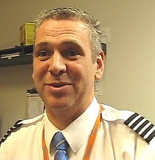 Martin Chamberland , commandant de bord chez  Sunwing Airlines. (Boeing 737-800)