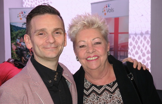 David Boigné v-p ventes produits spéciaux de TravelBrands et Manon Blouin directrices des ventes de Voyages Sears. David Boigné v-p ventes produits spéciaux de TravelBrands et Manon Blouin directrices des ventes de Voyages Sears.