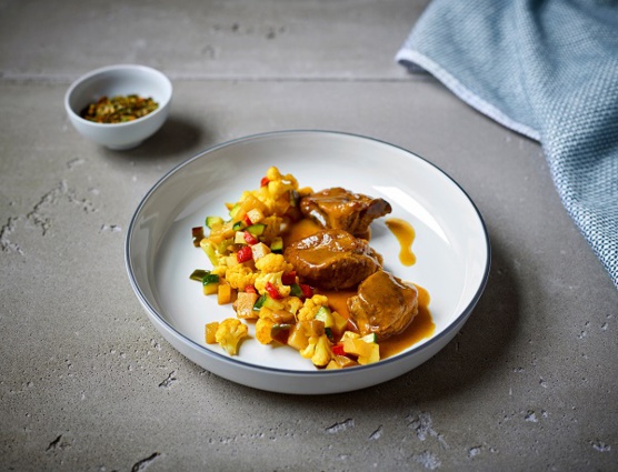 Air Transat s'associe au grand chef québécois Daniel Vézina pour offrir des repas gourmands à bord de ses vols Air Transat s'associe au grand chef québécois Daniel Vézina pour offrir des repas gourmands à bord de ses vols