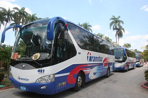 La "Caravane"  des médias, circulait à bord d'autobus Transtur grand confort et (très!) climatisés...