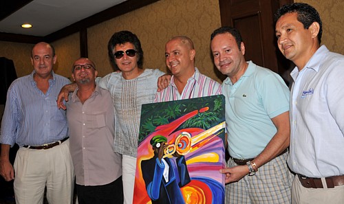 Jean Agarrista, D.G. Hotel Royal Hideaway, les artistes Fernando Toussaint et Gino Vanelli, Javier Aranda DG Tourisme Riviera Maya, Manuel Montelongo, directeur du CPTM à Montréal et Jorge Marzuca du Mamita's Beach Club