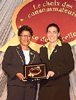 Marlene Jennings, députée et adjointe parlementaire du premier ministre en compagnie de Mme Helena Silva, Chef de secteur, Ventes chez Vacances Air Canada Marlene Jennings, députée et adjointe parlementaire du premier ministre en compagnie de Mme Helena Silva, Chef de secteur, Ventes chez Vacances Air Canada