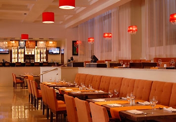Situé dans la zone le la marina, Le Marriott a récemment rénové son restaurant haut de gamme:  La Estancia.