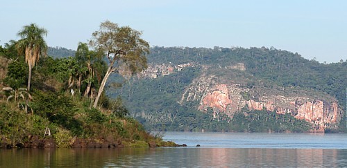 Le fleuve Parana, qui sépare l’ Argentine du Paraguay.