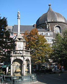 Le Perron liégeois symbole de la ville Le Perron liégeois symbole de la ville