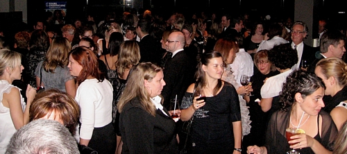 Cocktail et dîner thématiques, en noir et blanc