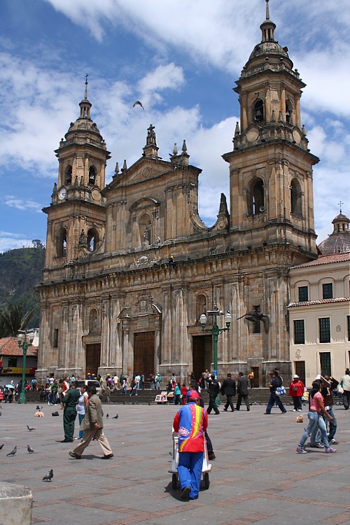 La Plaza Bolivar, le coeur du quartier de la Candeleria. La Plaza Bolivar, le coeur du quartier de la Candeleria.