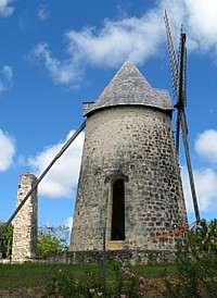 Le moulin de la distillerie Bellevue - Marie-Galante