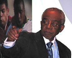 Dr. Abraham Nkomo Haut Commissaire pour la République de l'Afrique du Sud Dr. Abraham Nkomo Haut Commissaire pour la République de l'Afrique du Sud