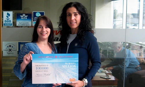 Dianne Pedroso, chef de secteur des ventes (droite) / Mona Lisa Georganes (de la part de Karen Frolick) (gauche) Dianne Pedroso, chef de secteur des ventes (droite) / Mona Lisa Georganes (de la part de Karen Frolick) (gauche)