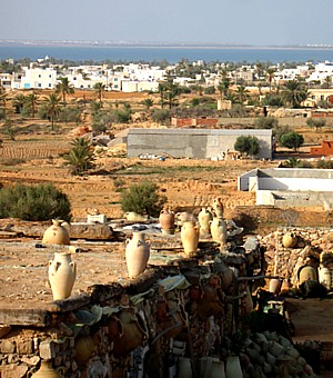 Contrastes tunisiens : de Djerba la douce jusqu’ au désert de roc Contrastes tunisiens : de Djerba la douce jusqu’ au désert de roc