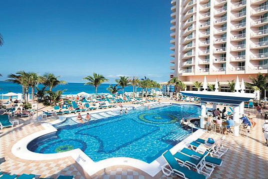 Sunwing annonce la réouverture du Riu Palace Paradise Island, suite à d'importants travaux de rénovation