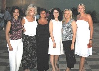Quelques participantes du fam trip au Whitehouse European Village Resort & Spa. De gauche à droite: Dina, Patricia, Sorrel, Caroline, Debbie, Ewa Quelques participantes du fam trip au Whitehouse European Village Resort & Spa. De gauche à droite: Dina, Patricia, Sorrel, Caroline, Debbie, Ewa