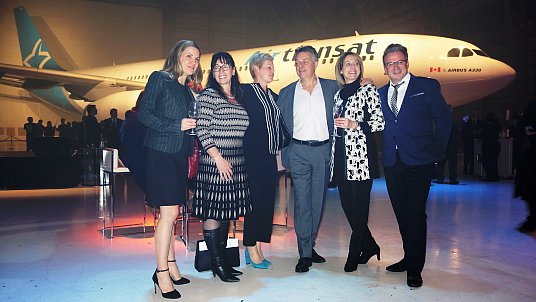 Air Transat célèbre son 30ème anniversaire, avec une nouvelle livrée et plus...  Air Transat célèbre son 30ème anniversaire, avec une nouvelle livrée et plus...