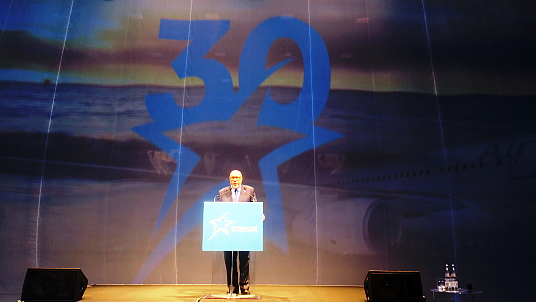 Air Transat célèbre son 30ème anniversaire, avec une nouvelle livrée et plus... 