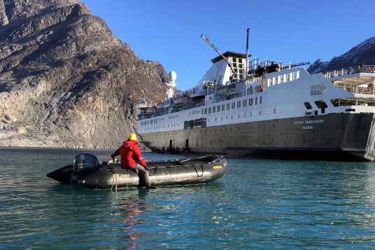 L'Ocean Endeavour à l'ancre