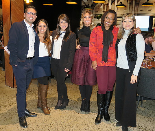 Les hôtes de l'événement ; Hugo Aguilera, Alicia Santos, Lorena Becerra Moya, Sandra Mallette, Nincka Garcia-Linton et Flor Rodriguez