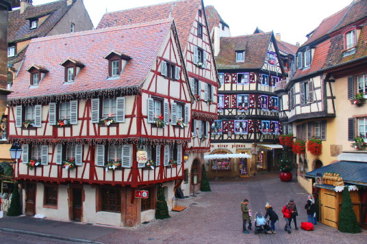 Les décorations magnifient encore davantage le charme des maisons à colombages