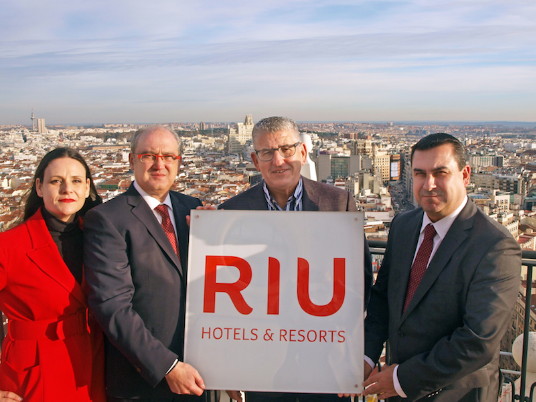 Laura Malone, Directrice de la Communication, Senén Fornos, directeur commercial Espagne, Amérique latine et Mexique, Pepe Moreno, administrateur exécutif et Carlos Guindos, directeur de l’Image de marque.