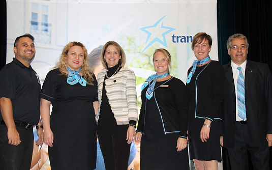 L'équipe de Transat ; Benoit Therrien, représentant ventes internes; Marjorie Larose, développement des affaires; Louise Fecteau, directrice commercialisation pour le Québec; Sylvie Murdock, chef des ventes ; Valérie Gagnon, développement des affaires et Gilbert Legaré, représentant commercial.