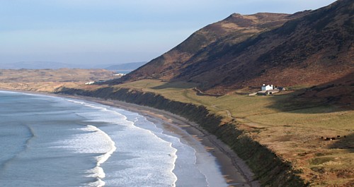 Les falaises de Rhossili sont parmi les paysages les plus spectaculaires de la péninsule de Gower.