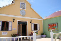 La capitale d'Anguilla, The Valley, compte quelques commerces et galeries d'art.